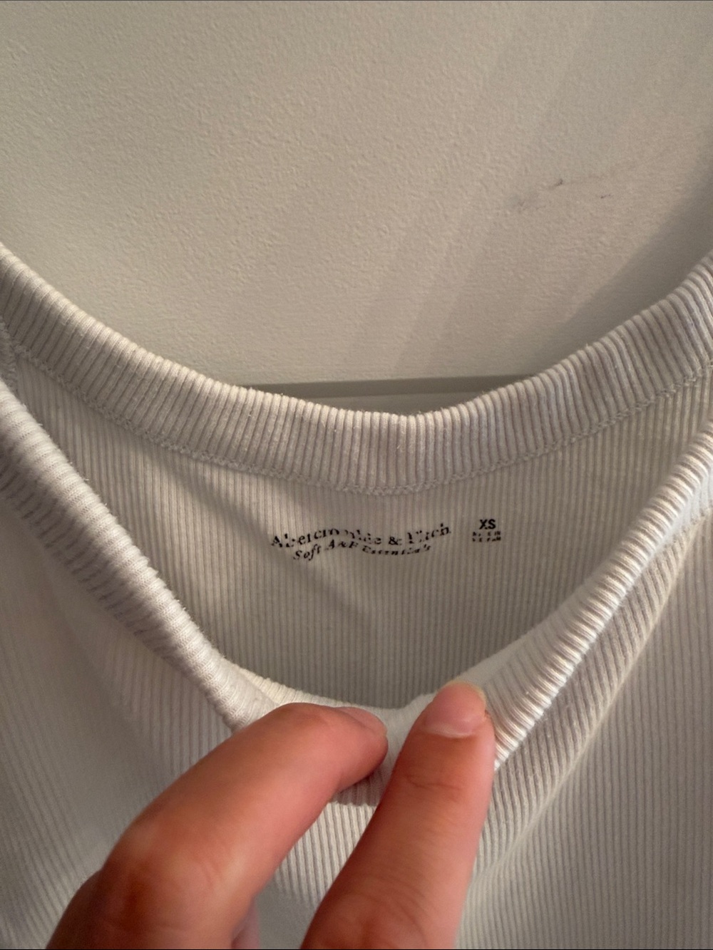 A&F Women's Ribbed Tank Top - Picture 3 of 3